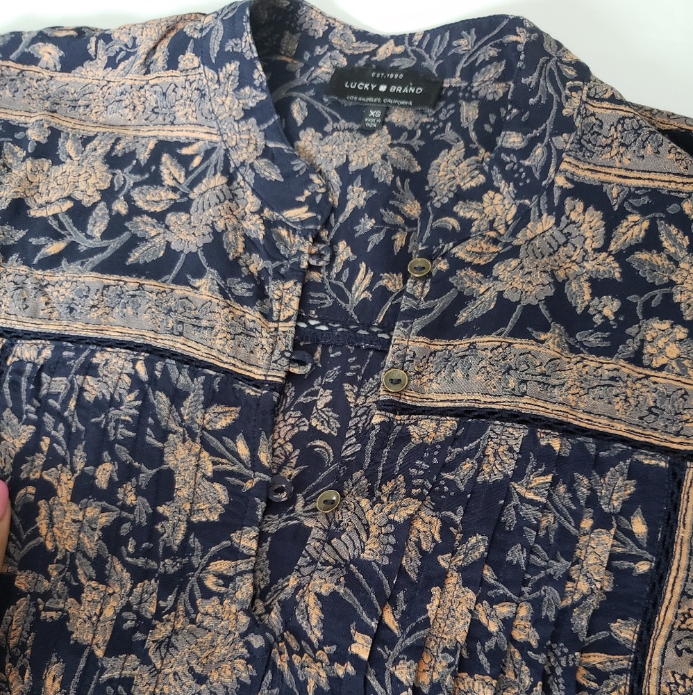 LUCKY BRAND LONG SLEEVE TOP - Picture 6 of 10